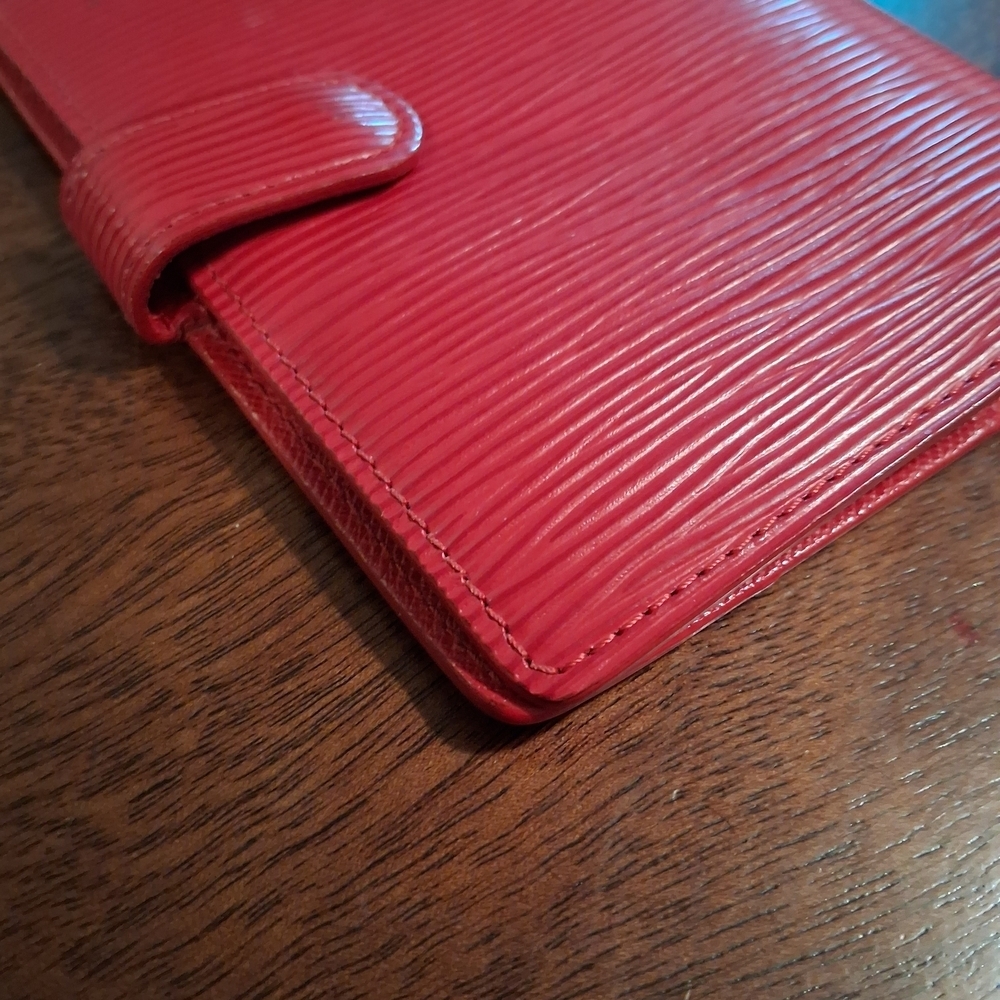 Red Textured Wallet - Picture 14 of 15